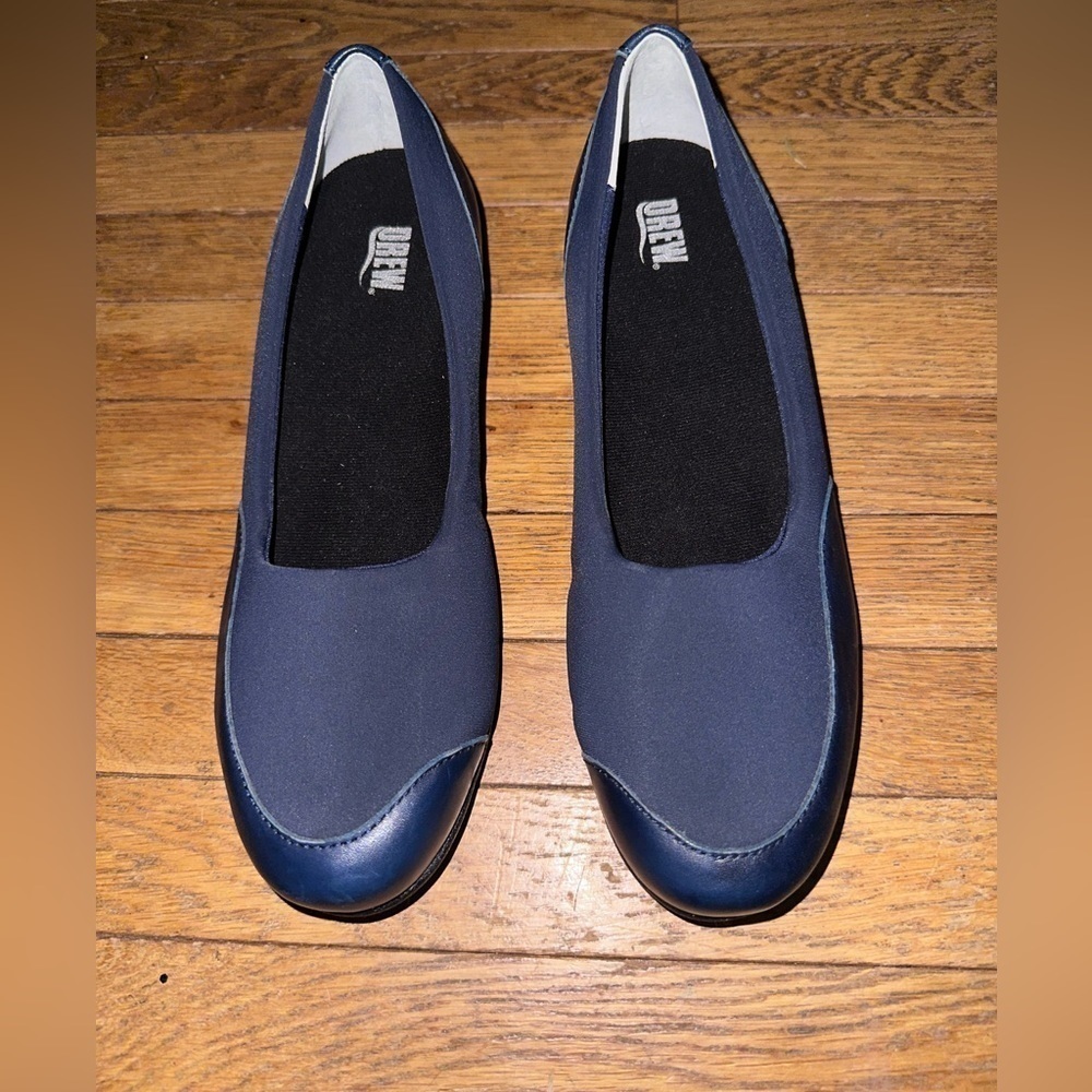 Women’s Drew London Slip On Shoe Size 10